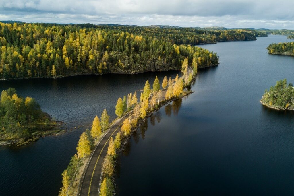 Saimaan aika on nyt: alueen matkailu kukoistaa yhteistyön voimalla -  Etelä-Karjalan liitto