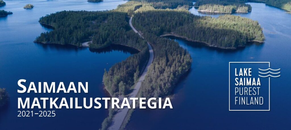 Kuvassa matkailustrategian kannessa oleva Saimaan järvimaisema.